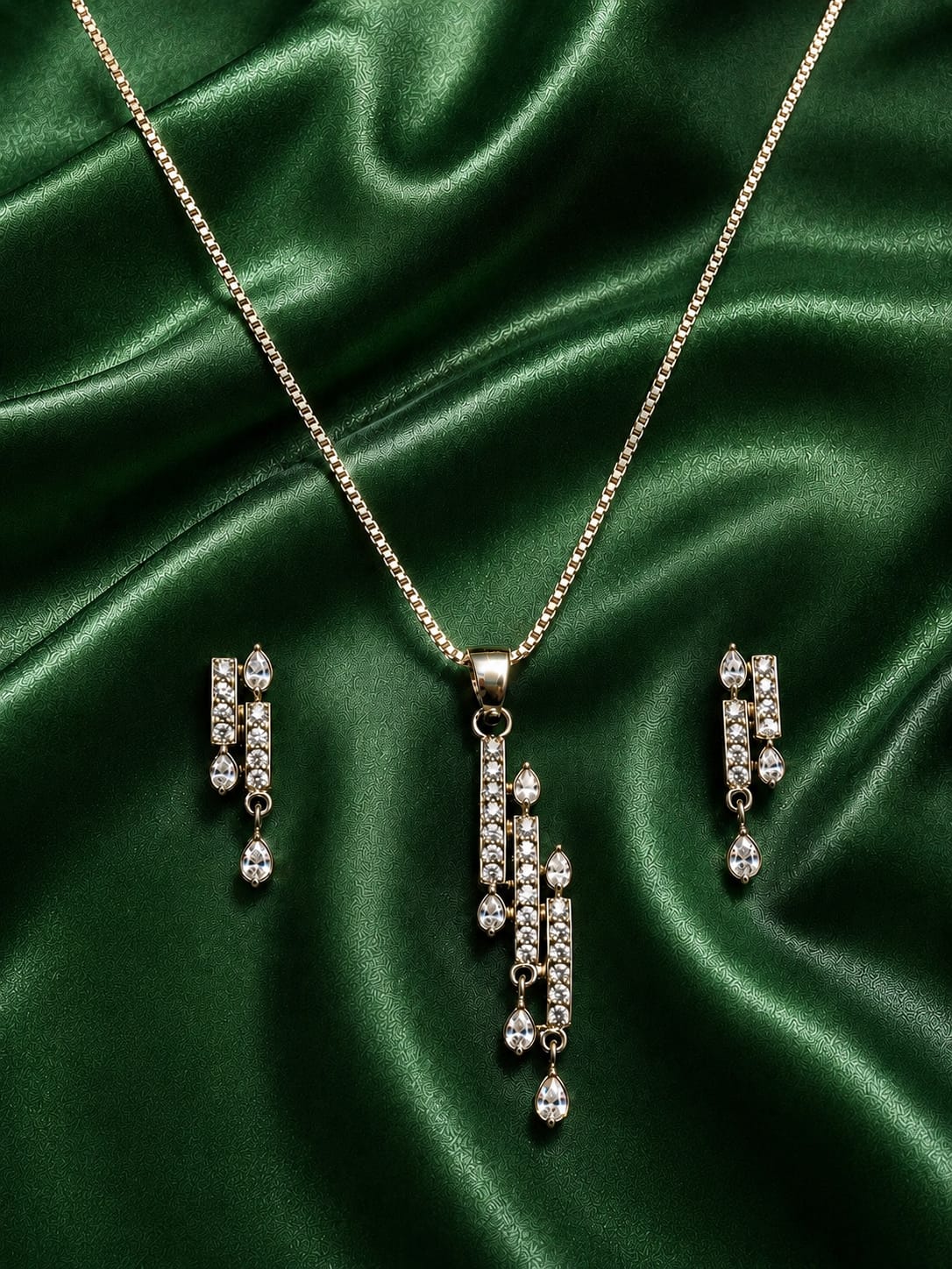 Luxury 1-One Carat Diamond Look Pendant Necklace & Earrings Set